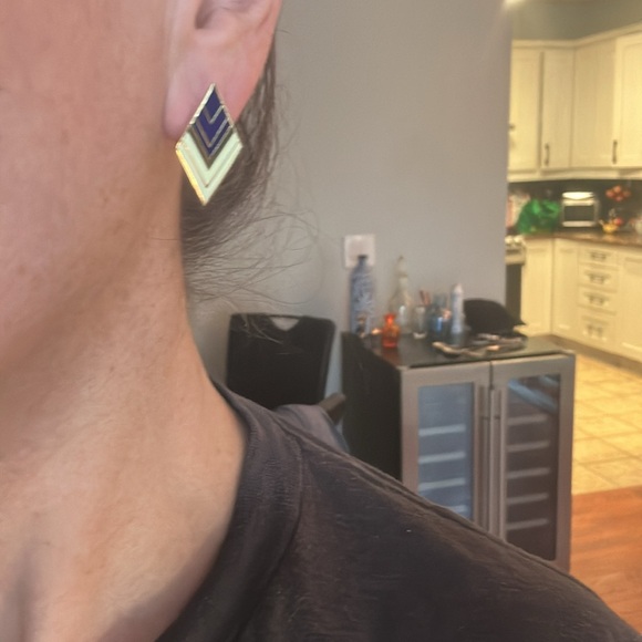 Nuri Vintage Earrings - Picture 7 of 8